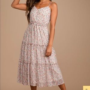 Lulu’s Floral Print Tiered Midi Dress